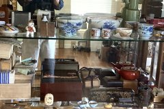 Japanese-antiques-on-display