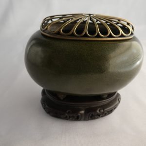 Song dynasty Chinese censer with Silk Purse and wooden presentation box