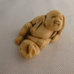Japanese Edo period "netsuke" toggle in ivory.