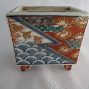 Japanese square cup with feet "Ko Imari". Early 18th century.